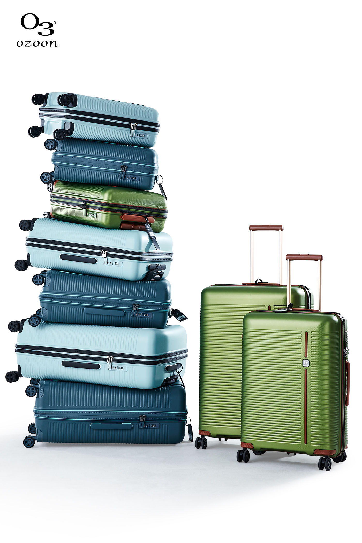 Blue and green O3 suitcase collection